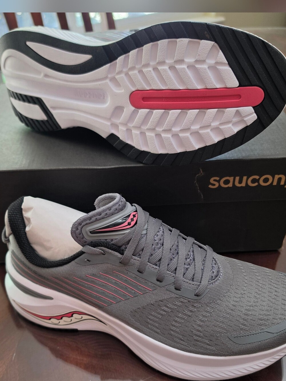 Saucony Women's Grey Athletic Running Shoes with Pink Accents Size 11 NIB